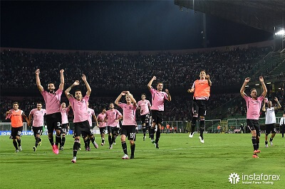 Firma InstaSpot była oficjalnym partnerem klubu piłkarskiego Palermo od 2015 do 2017 roku.